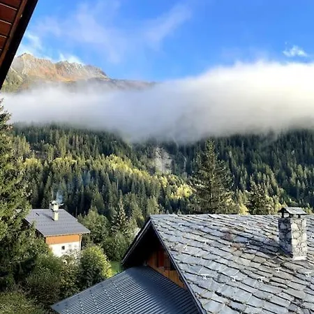 T3 Champagny-en-vanoise Avec Terrasse Plein Sud Apartment *