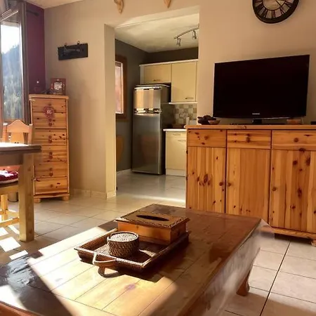 Apartment T3 Champagny-en-vanoise Avec Terrasse Plein Sud
